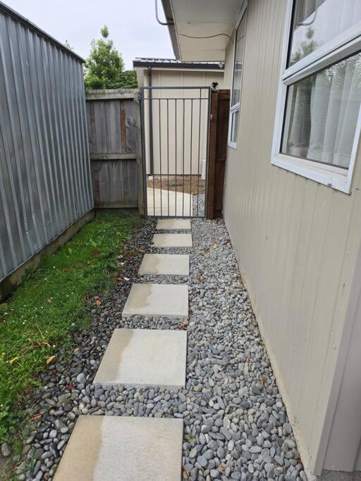 Chic Private Studio 5 Mins From Airport And Shops クライストチャーチ エクステリア 写真